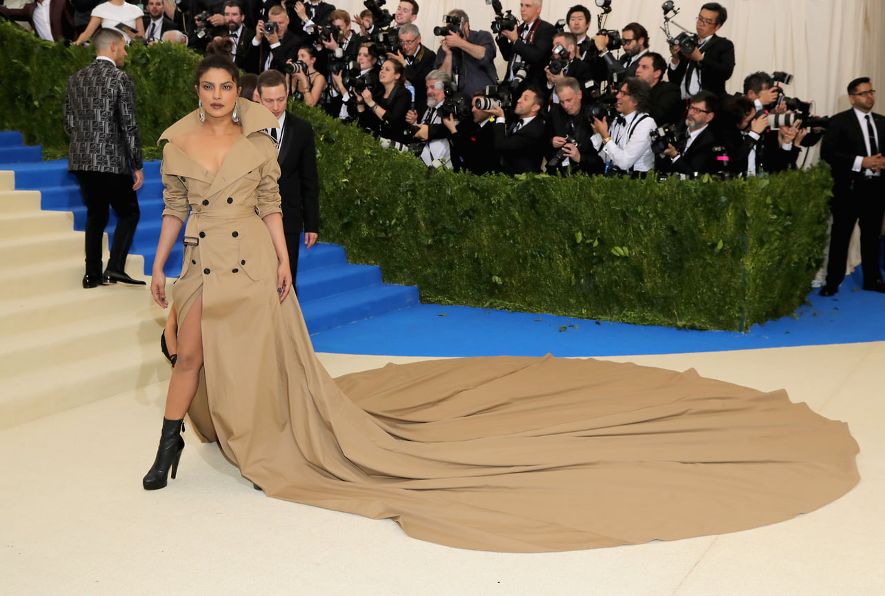 В платье Comme Des Garsons на бале Института костюма MetGala, Нью-Йорк, 2017 год.
