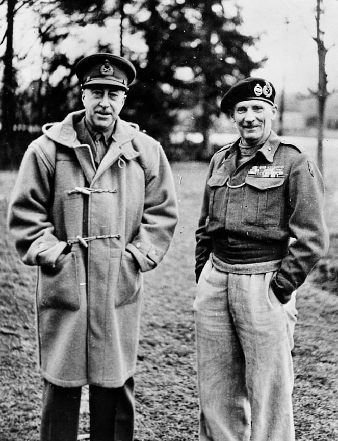 Фельдмаршал Бернард Монтгомери (слева), 1944 год. 