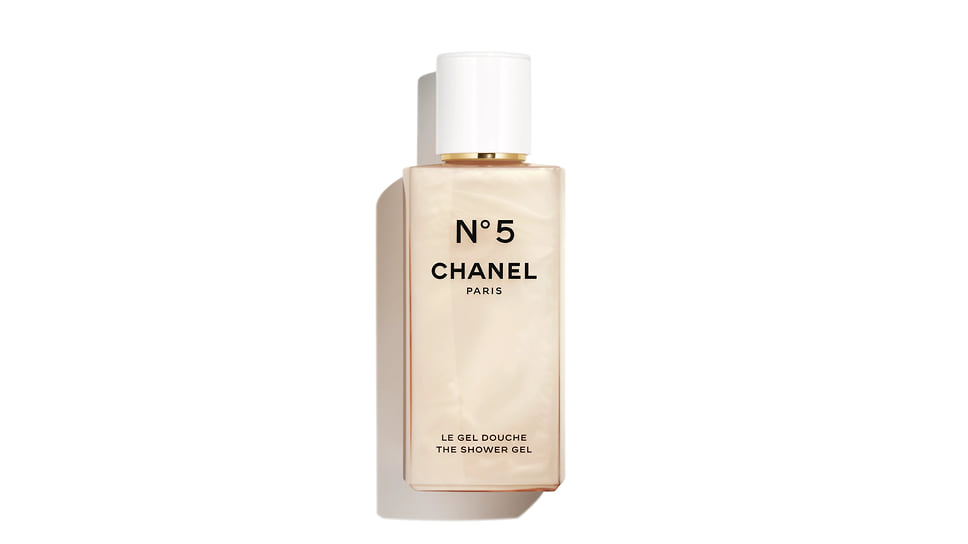 Chanel №5, гель для душа с нотами жасмина, ириса, ландыша, иланг-иланга, мускуса, ванили и ветивера.
