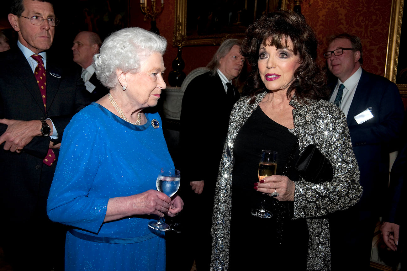 В 2014 году Джоан Коллинз была награждена королевой Елизаветой II орденом Британской Империи за заслуги в области благотворительности