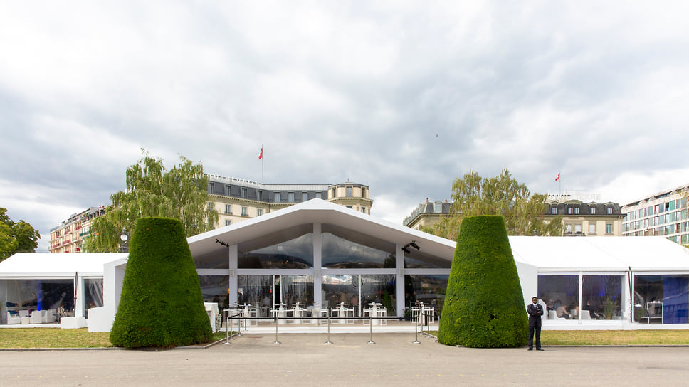 Павильон Rotonde du Mont Blanc был центром четвертого часового салона Geneva Watch Days