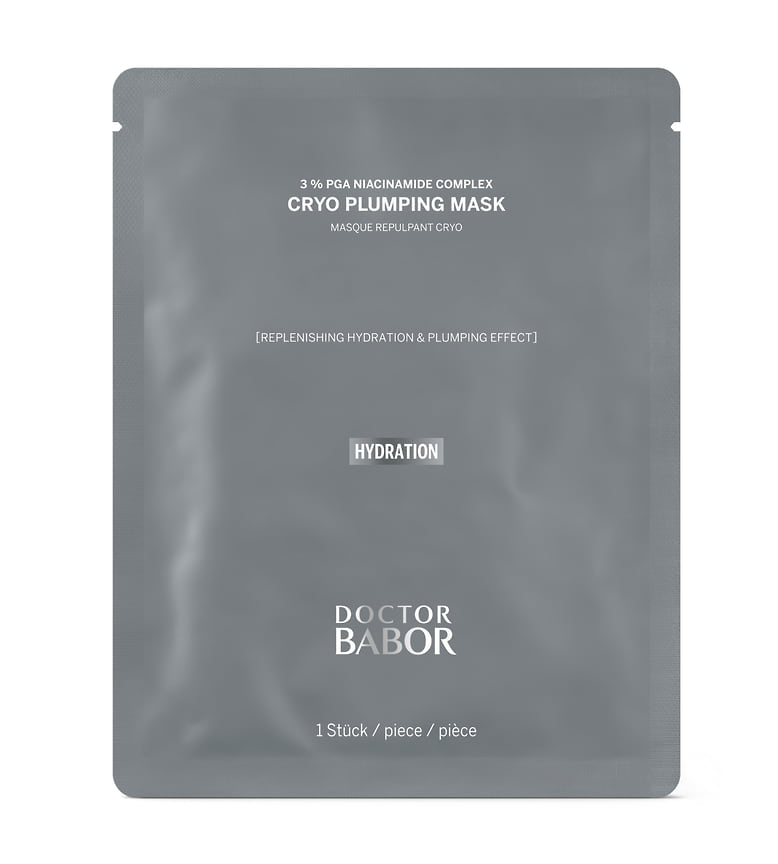 Doctor Babor, увлажняющая маска с охлаждающим эффектом Cryo Plumping Mask: маска-лист из волокон биоразлагаемой целлюлозы, которая плотно прилегает к коже, обеспечивая увлажнение и восстановление. В составе: мультимолекулярная гиалуроновая кислота, ниацинамид, экстракт центеллы азиатской.