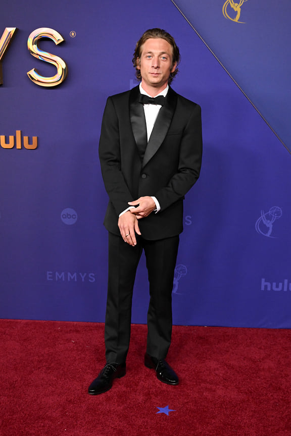 Джереми Аллен Уайт в Calvin Klein