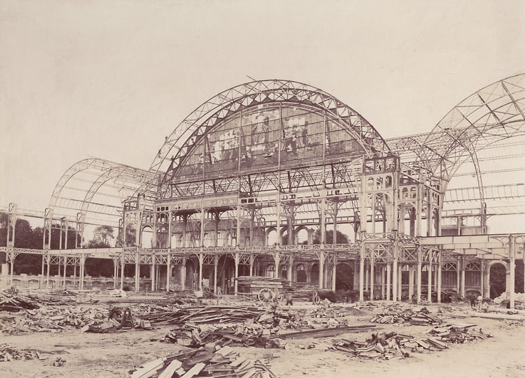 Демонтаж  Palais de l`Industrie в 1897 году