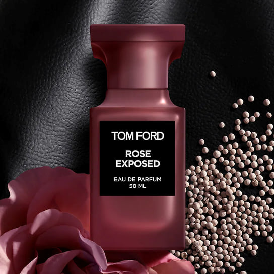 Tom Ford, парфюмерная вода Rose Exposed. Ноты: белый и розовый перец, розовая вода, розовое масло, цветок апельсина, кожа, олибанум, мускус, сандал, кашмеран