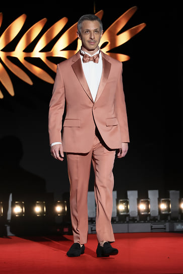 Джереми Стронг в Loro Piana
