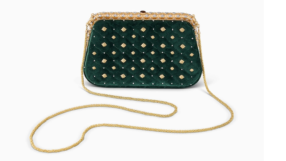 Клатч с простежкой на длинной цепочке