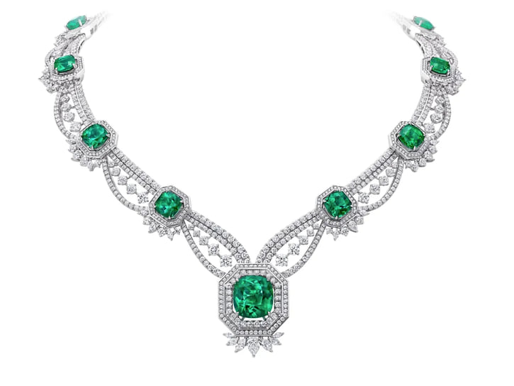 Колье Eveil de la Nature с изумрудами, Tasaki