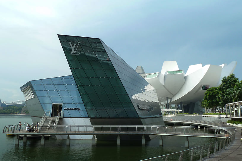 Бутик Louis Vuitton, спроектированный архитектором Питером Марино в Сингапуре