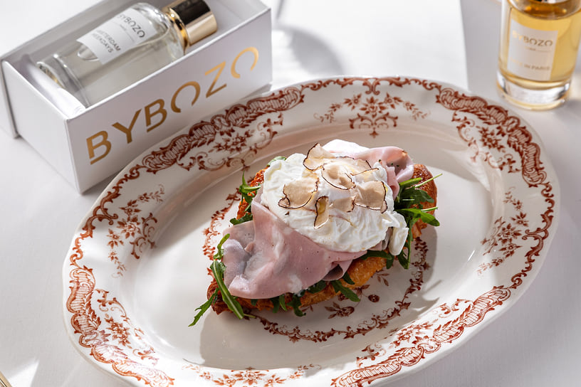 Круассан с мортаделлой и черным трюфелем