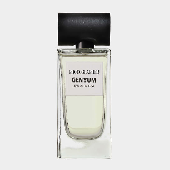 Genyum Fragrances, парфюмерная вода Photographer. Ноты: мускатный орех, розовый перец, кардамон, древесные ноты, мох, амбра и ваниль