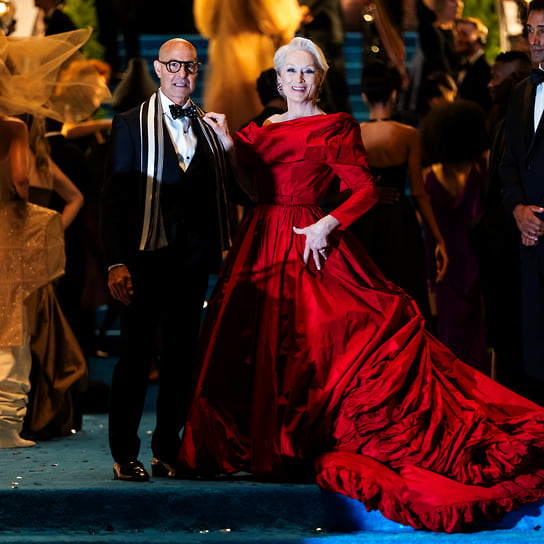 Стэнли Туччи и Мэрил Стрип на съемках «Дьявол носит Prada» 2