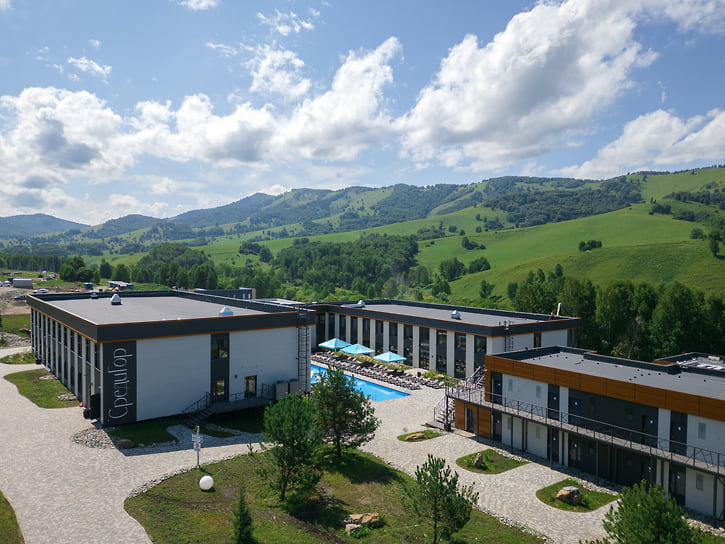 Отель «Среди гор»