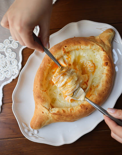 Хачапури по-аджарски