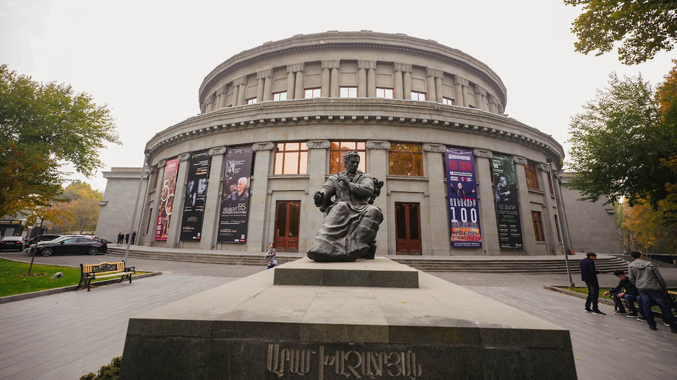 Национальный академический театр оперы и балета имени Александра Спендиаряна в Ереване