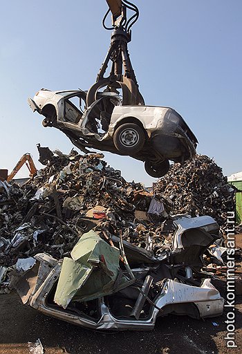 В 1999-м власть взялась утилизовать автохлам в целях борьбы с терроризмом, сейчас — с кризисом