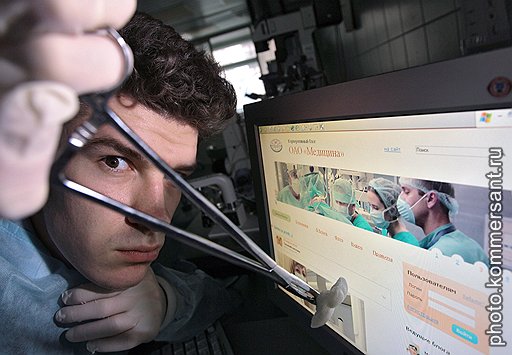 Даниэль Зайнуллин, блог-менеджер ОАО «Медицина»: «Кульминацией прошедшей недели стала моя собственная операция, во время которой я вел в ”Твиттере“ репортаж с хирургического стола»