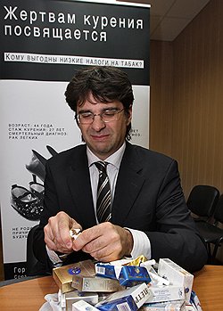 Дмитрий Янин: «Табачное лобби выдает гранты структурам, аффилированным с чиновниками, и фондам депутатов»