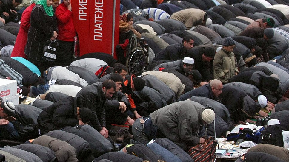 Во время мусульманского праздника Курбан-байрам в Москве наступает транспортный коллапс