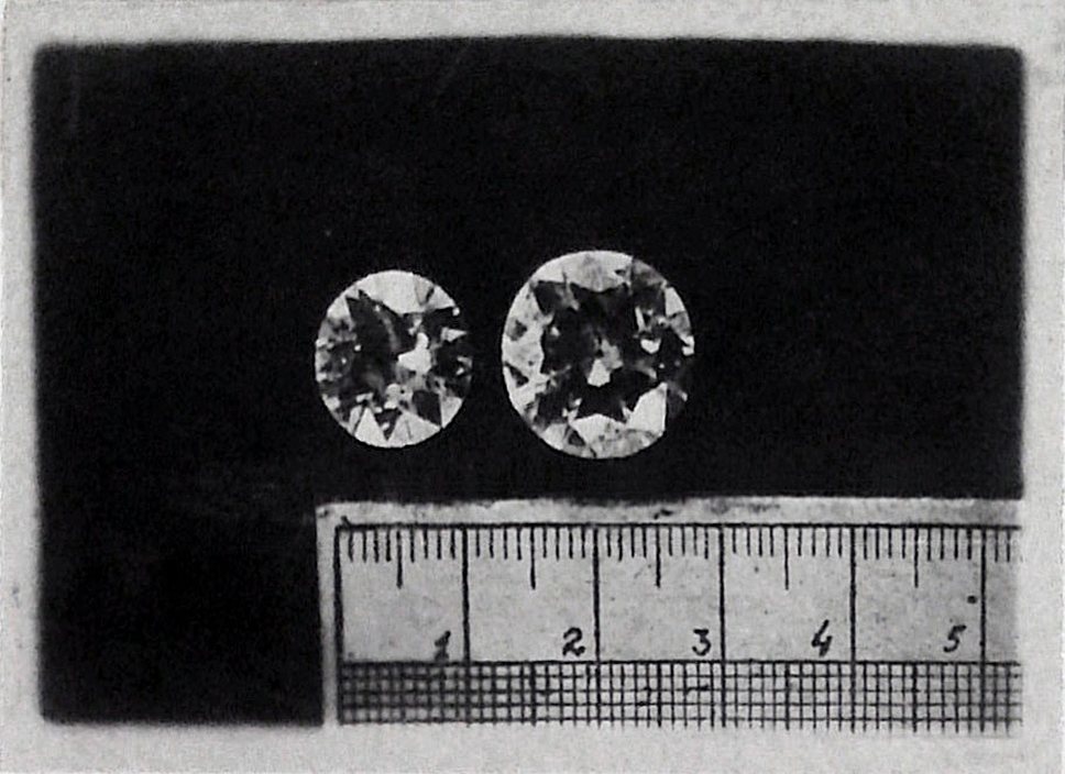 Самые крупные бриллианты обычно находили у самых солидных валютчиков (на фото — бриллианты в 7 и 11 карат, изъятые у Штриглера) 
