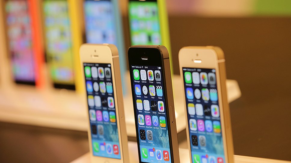 Все больше пользователей проникаются симпатией к пластиковому цветному iPhone, который месяц назад казался страшным сном Apple-пуриста