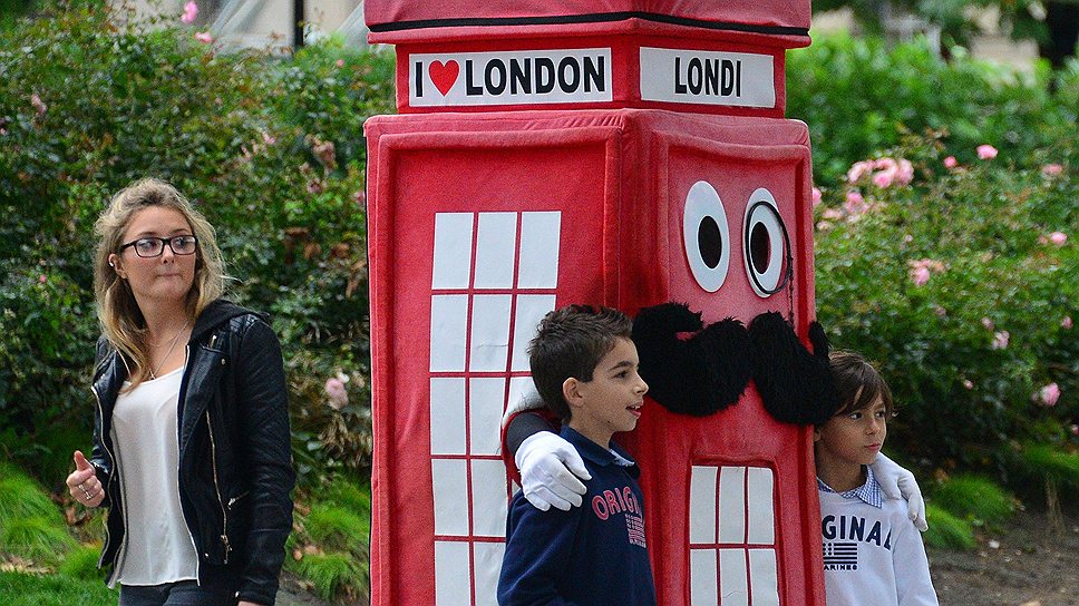 Красные телефонные будки — такой же символ Англии, как кэбы и двухэтажные автобусы 
