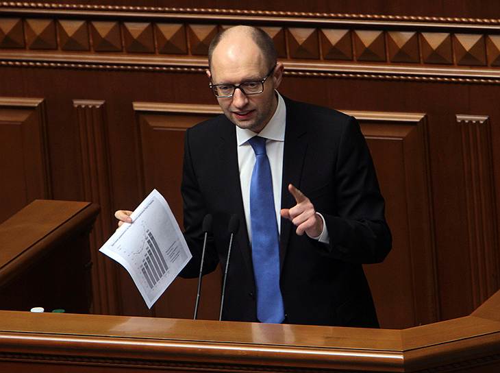 Премьер Арсений Яценюк пытался потрясти депутатов Верховной рады графиком роста госдолга Украины