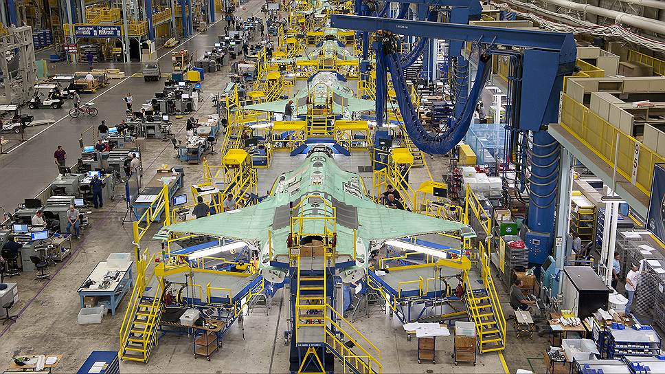 Производство истребителей — самый доходный сегмент бизнеса крупнейшей оборонной компании мира Lockheed Martin
