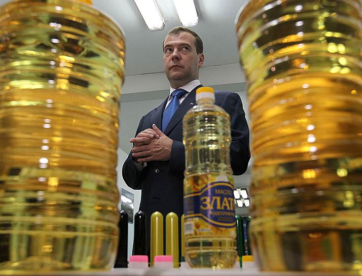 Удвоение производства растительного масла дает премьеру Дмитрию Медведеву повод гордиться успехами сельского хозяйства 