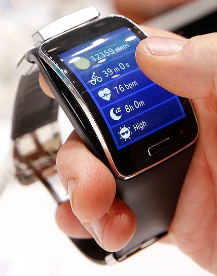 Samsung, как и всякий уважающий себя бренд, активно развивает носимую электронику, в особенности &quot;умные&quot; часы 
