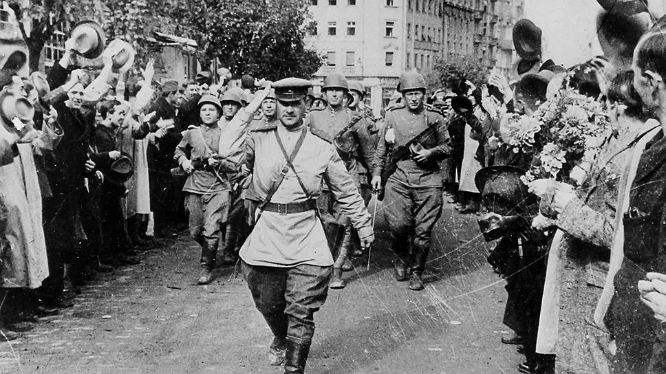 Югославский социализм был особенным в том числе и потому, что не на 100% опирался на штыки Красной армии 
