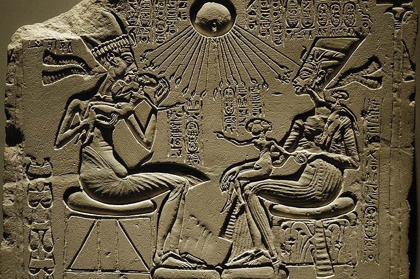 Эхнатон и Нефертити считались счастливой парой, но и у них любовь закончилась разрывом 

