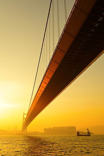 Предельная стоимость моста через Керченский пролив должна составить 212,5 млрд руб. в ценах 2015 года ($3,75 млрд по курсу на 14 июля). Подобная цифра позволит ему стать самым дорогим в Европе и третьим в списке самых дорогих мостов мира