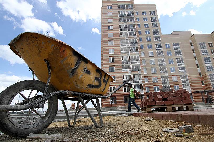 Количество предложений на рынке жилья Свердловской области растет, не находя спроса