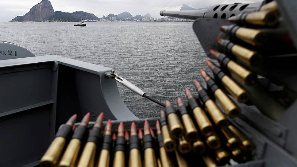 Военно-морские силы Бразилии начеку. Но победить карманников они не в силах