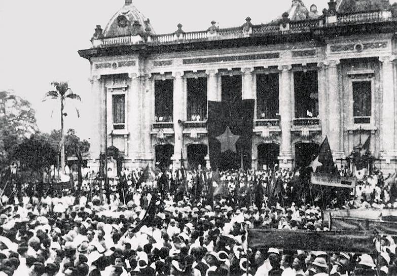 Митинг сторонников Вьетминя в Ханое (19 августа 1945 г.) 