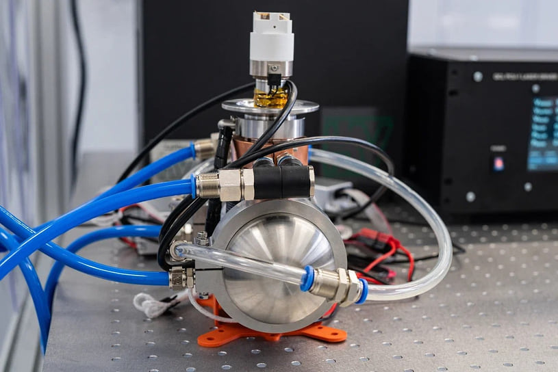 Рефрижератор Стирлинга с водяным охлаждением