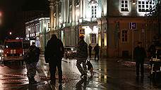 В центре Москвы при взрыве на остановке пострадали три человека