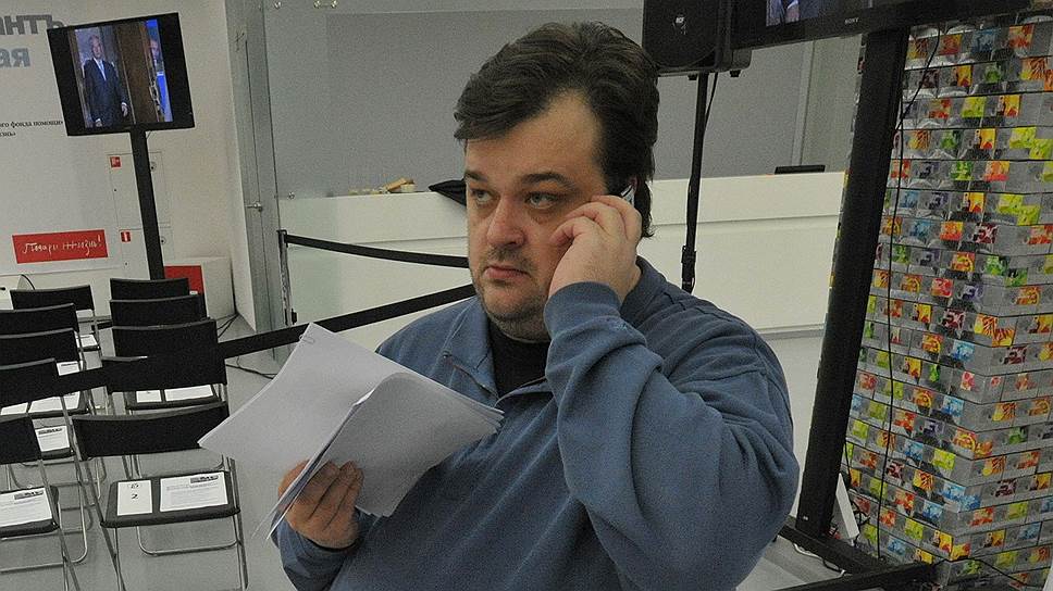 Комментатор Василий Уткин 