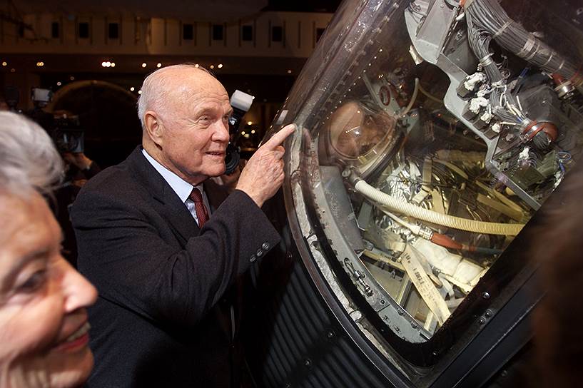Джон Гленн — первый американец, совершивший орбитальный полет