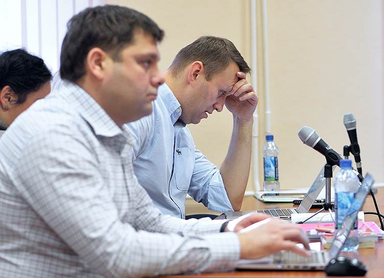 Бывший глава Вятской лесной компании Петр Офицеров и оппозиционер Алексей Навальный