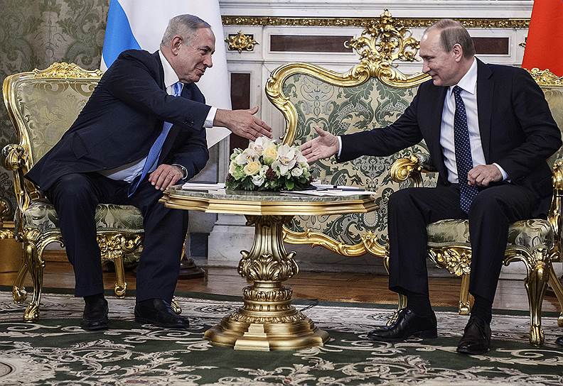 Премьер-министр Израиля Биньямин Нетаньяху (слева) и президент России Владимир Путин