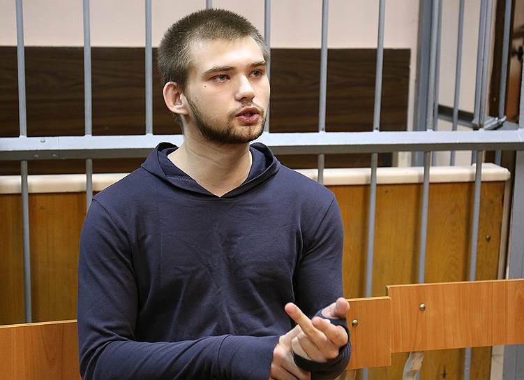 Осужденный блогер Руслан Соколовский