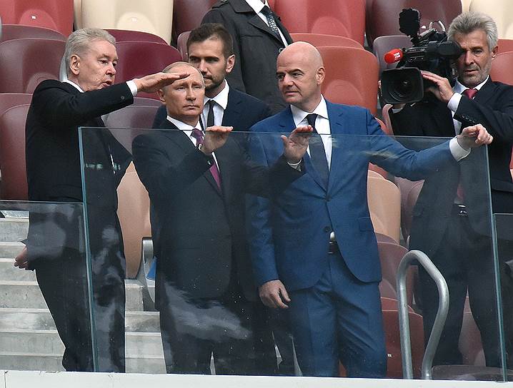 Мэр Москвы Сергей Собянин, президент России Владимир Путин и президент Международной федерации футбола (FIFA) Джанни Инфантино