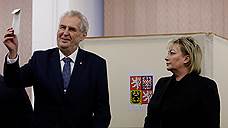 На выборах президента Чехии лидирует Милош Земан