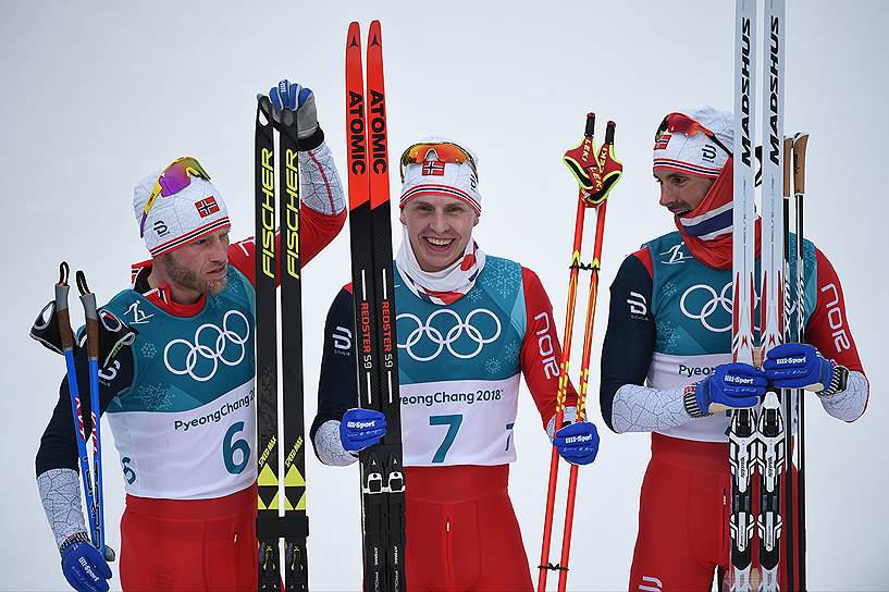 Норвежские лыжники Мартин Йонсруд Сундбю, Симен Хегстад Крюгер и Ханс Кристер Холунд