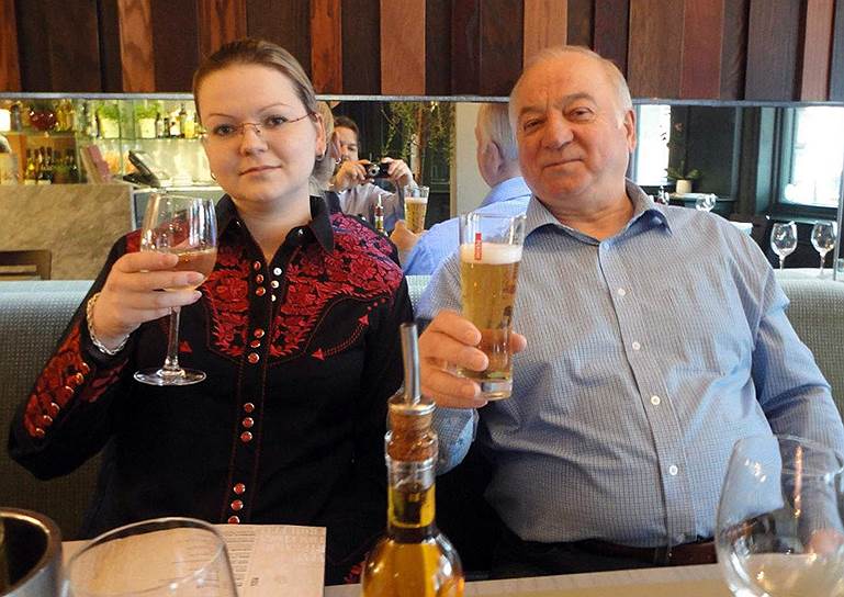 Бывший полковник ГРУ Сергей Скрипаль с дочерью Юлией