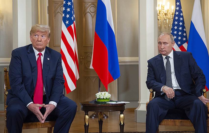 Президенты США и России Дональд Трамп (слева) и Владимир Путин