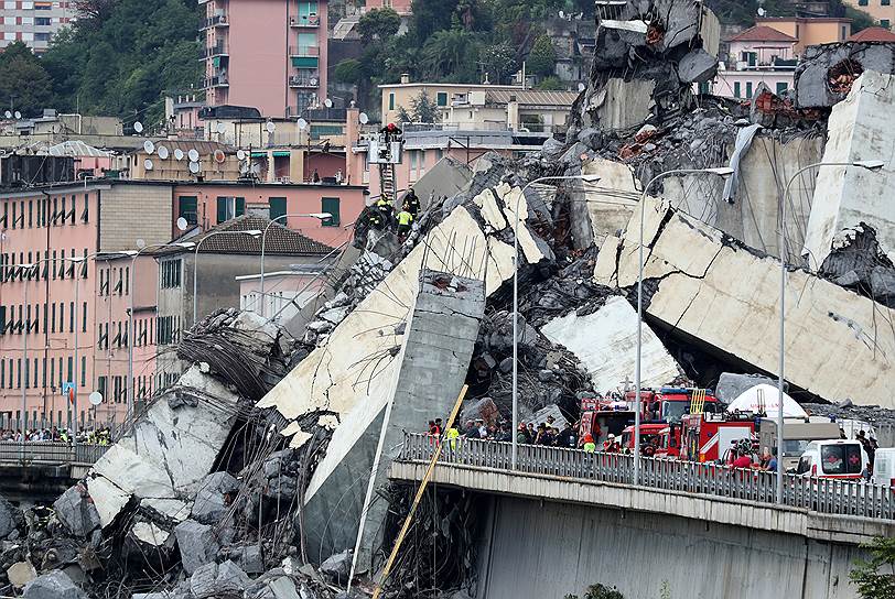 В министерстве транспорта Италии подтвердили гибель более 20 человек. Ранее сообщалось, что жертвами обрушения стали 10 человек