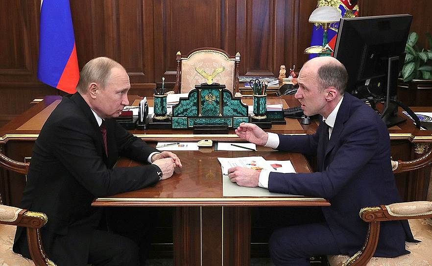 Президент России Владимир Путин (слева) и врио главы Республики Алтай Олег Хорохордин